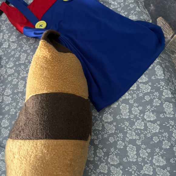 Super Mario Tanooki Costume with Tail - Picture 3 of 4